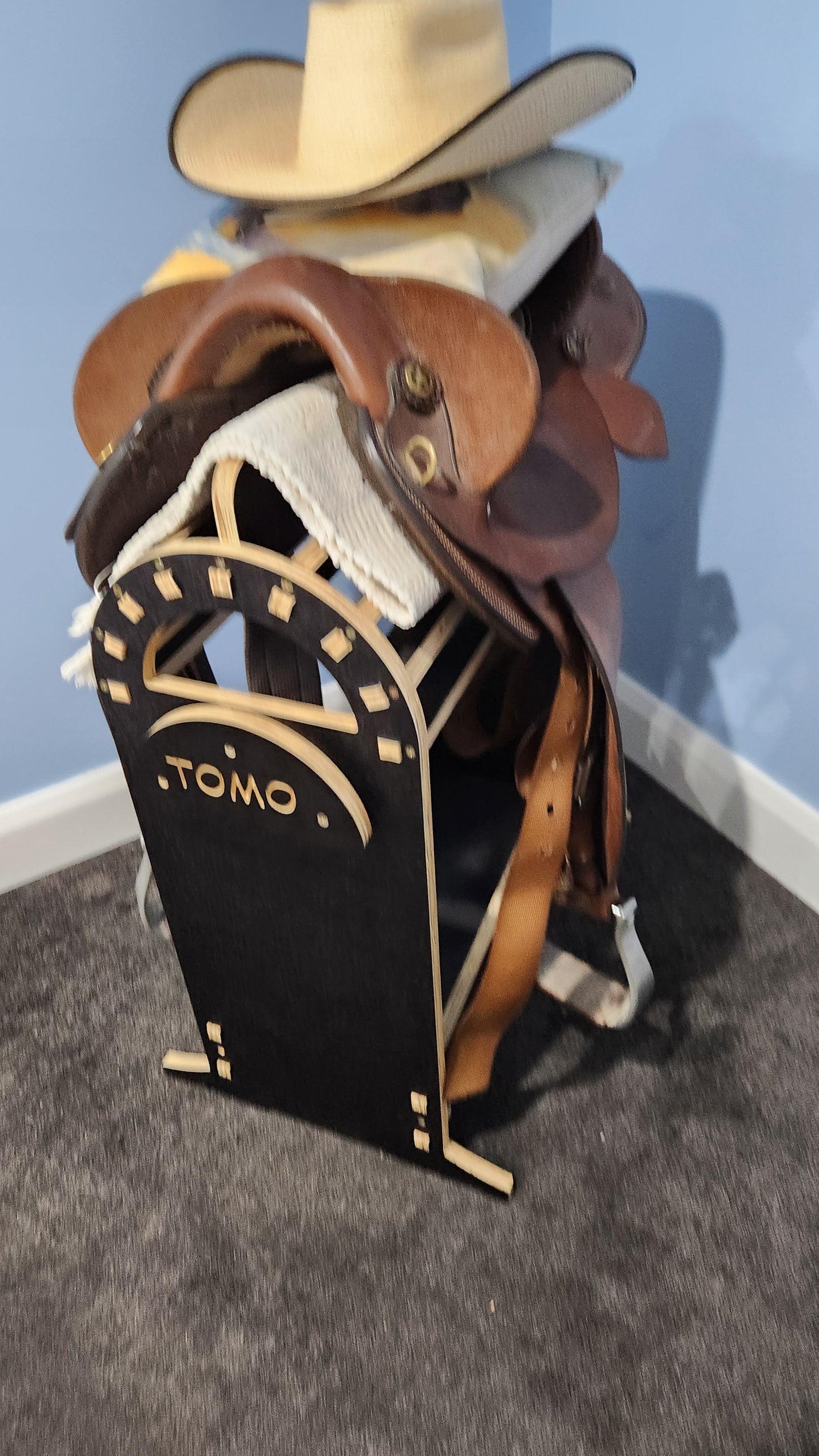 Saddle stand